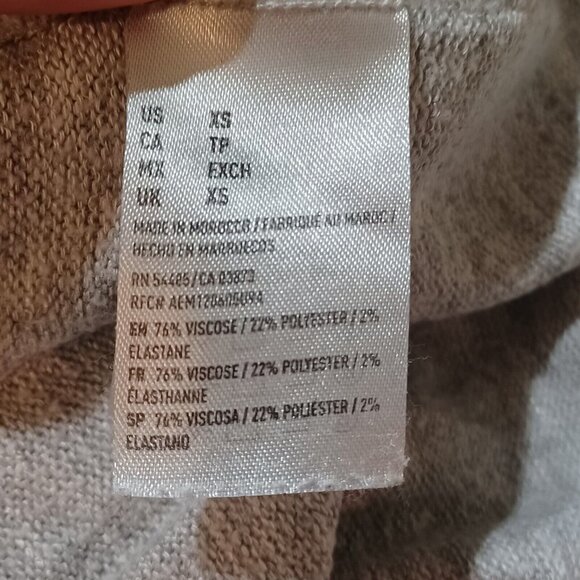 American Eagle Outfitters Ladies XS Lightweight V Neck Knit Sweater Light Grey - Picture 7 of 7